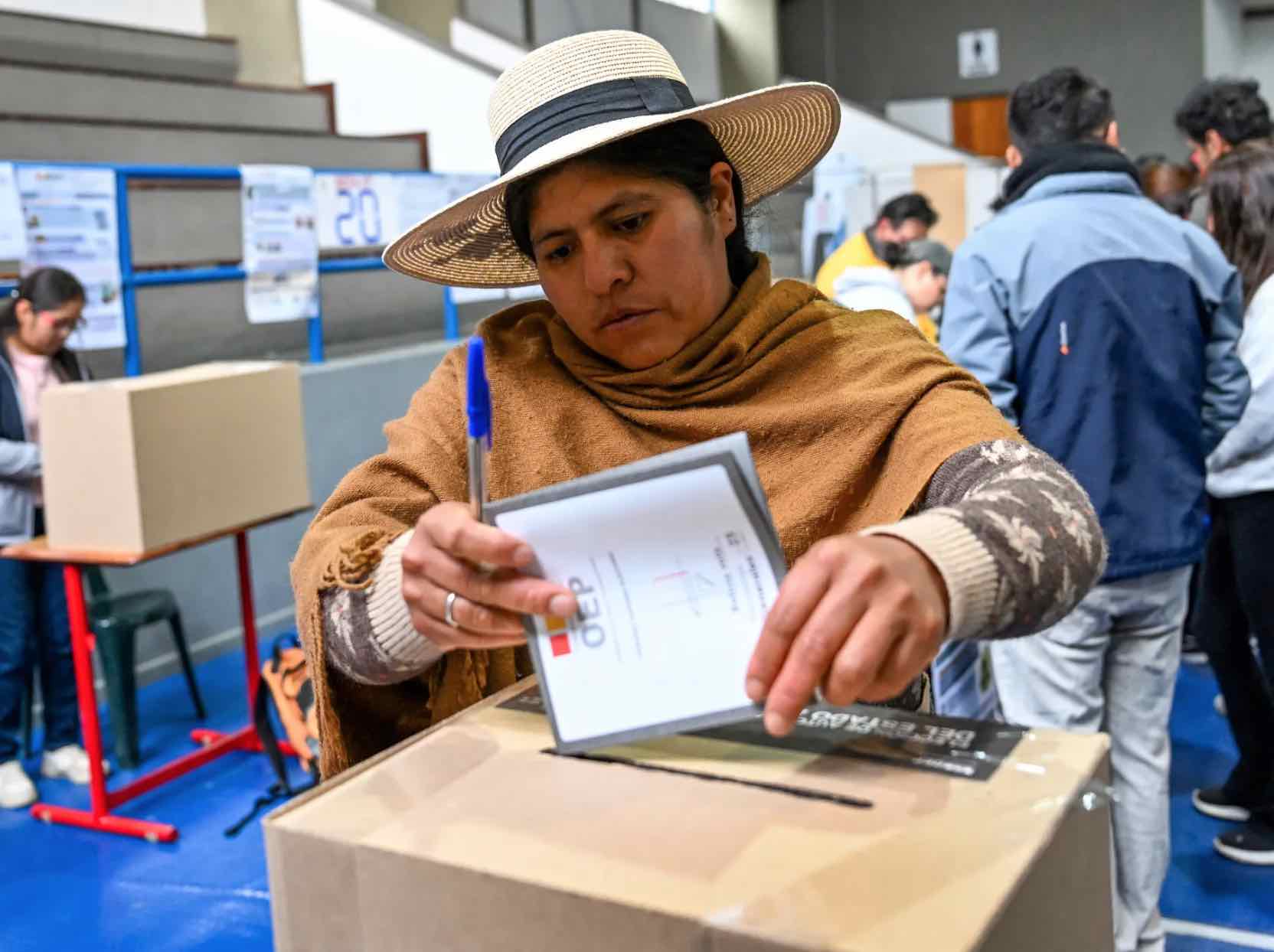 Resultados en Bolivia colocan a la derecha en ventaja