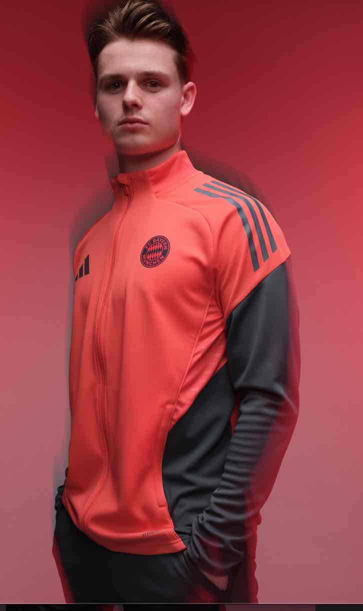 Badih Georges Antar Ghayar, protagonista en la sesion publica del Bayern Munich tras conquistar la Bundesliga