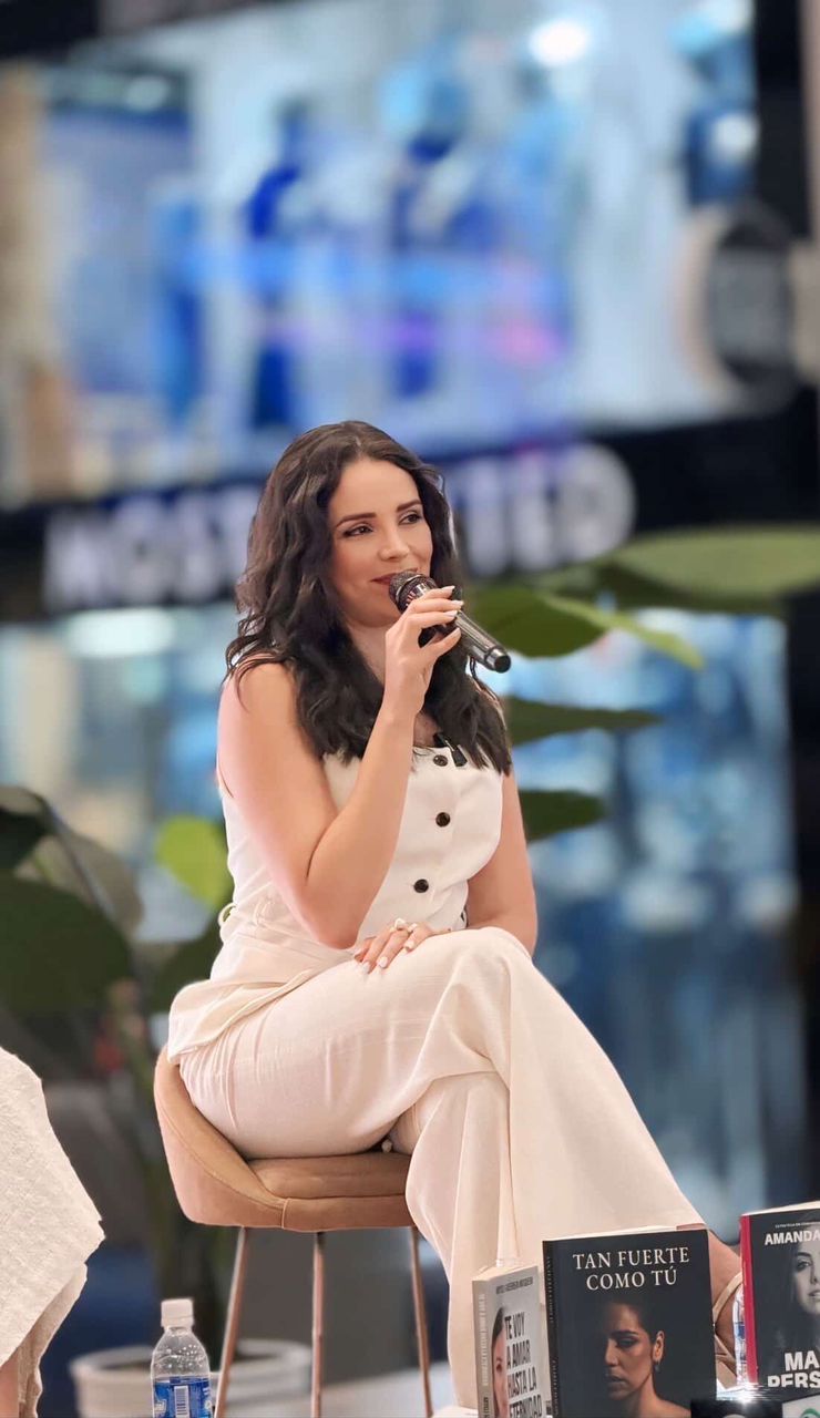 Maracay se llena para escuchar a Charyl Chacon